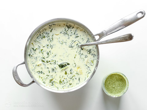 Creamy Low-Carb Spinach & Artichoke Soup