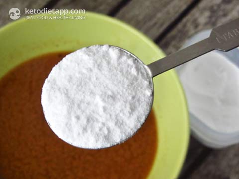 Homemade Sugar-Free Hazelnut Extract