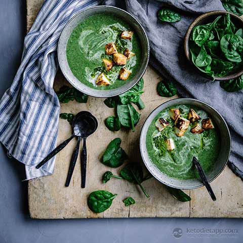 Low-Carb Green Veggie Soup with Halloumi Croutons