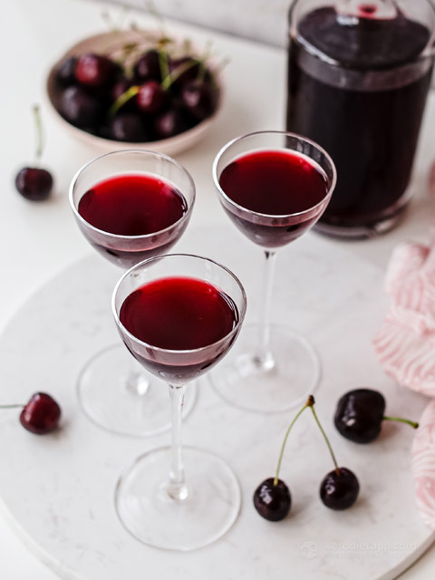 Low-Carb Sour Cherry Liqueur (Griotka)