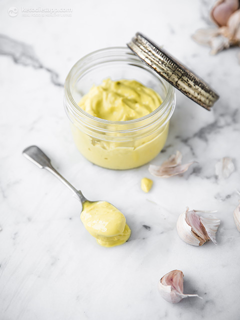Quick Blender Garlic Mayonnaise